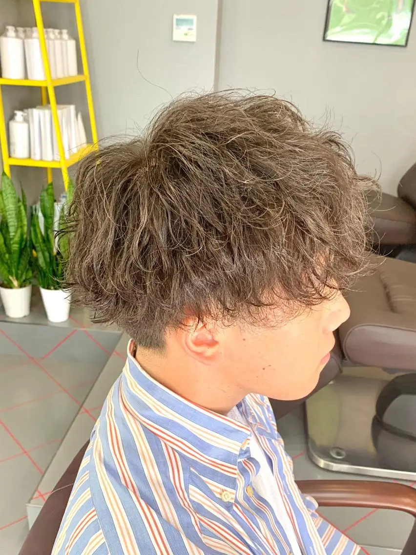 ショート パーマ メンズ マッシュ メンズパーマ 刈り上げ 波巻きパーマ 【扱いやすいパーマ】 眞鍋拓己のヘアスタイル