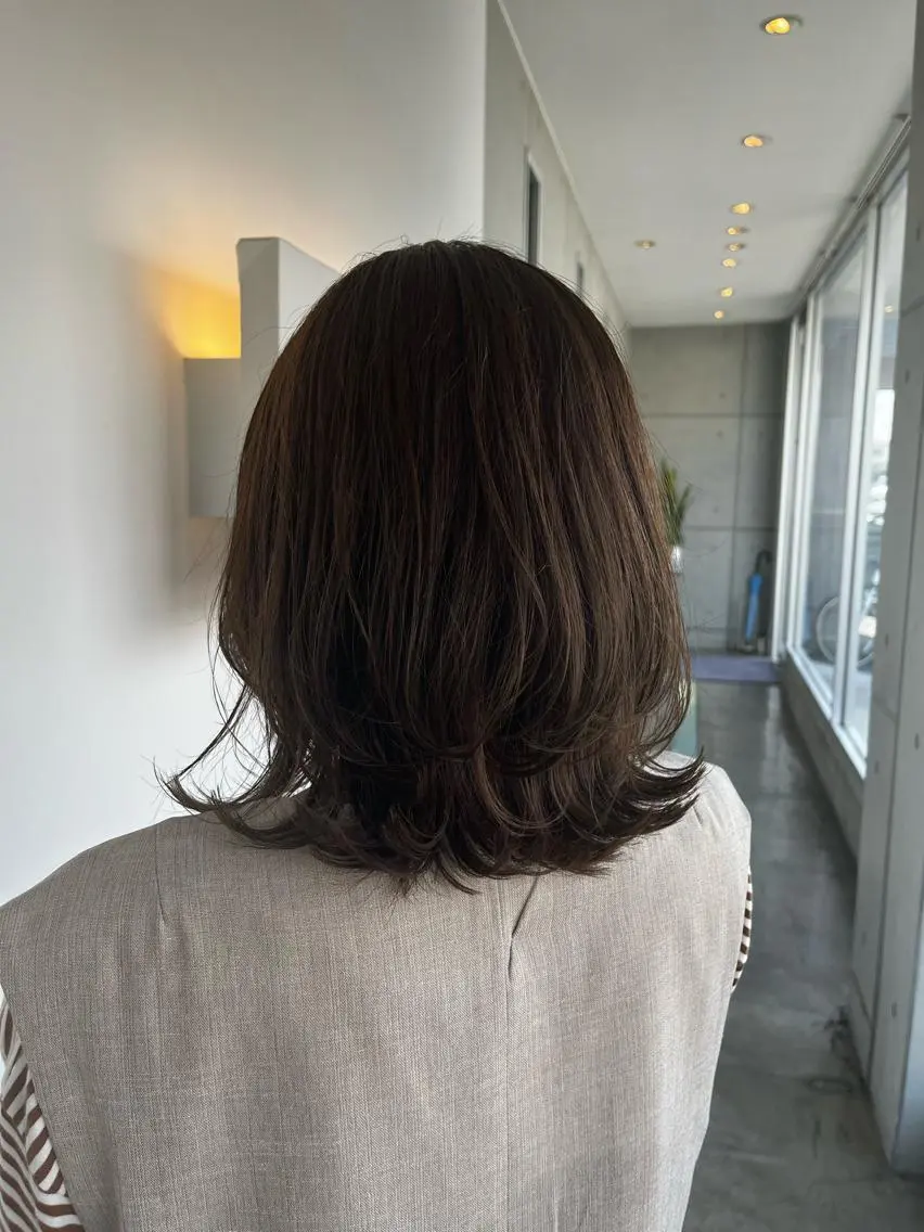 ミディアム レイヤーカット おせ ちさとのヘアスタイル
