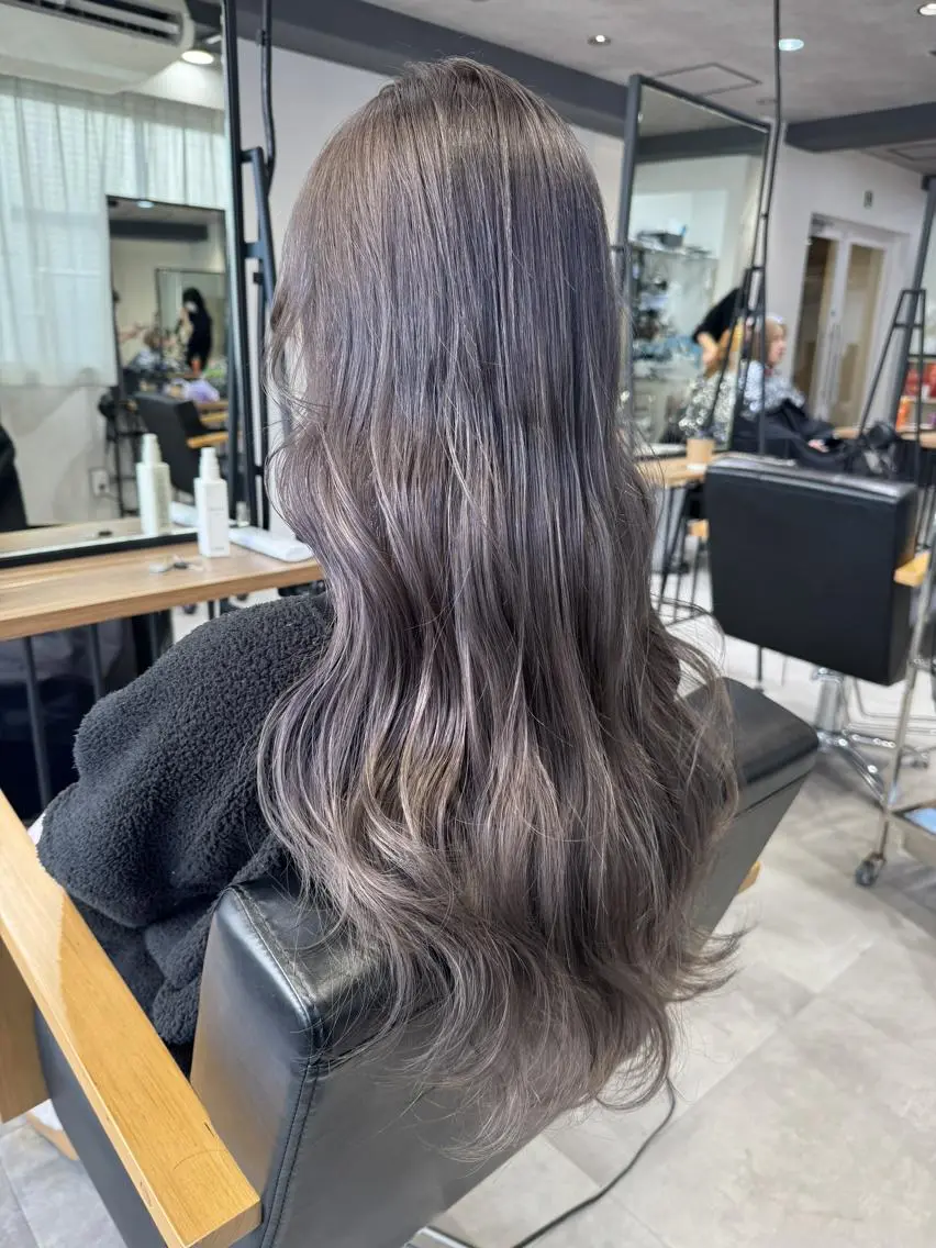 ロング カラー グラデーションカラー ロング 中明度/透明感 🥀那波のヘアスタイル