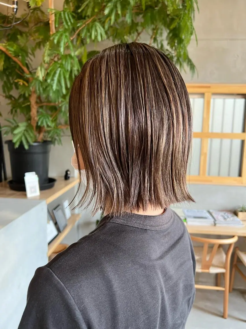 ショート カラー ハイライトカラー イルミナカラー ボブ ハイライト 髪質改善 カット ヘアカラー トリートメント シンヤヘアーズ 泉大津本店のヘアスタイル