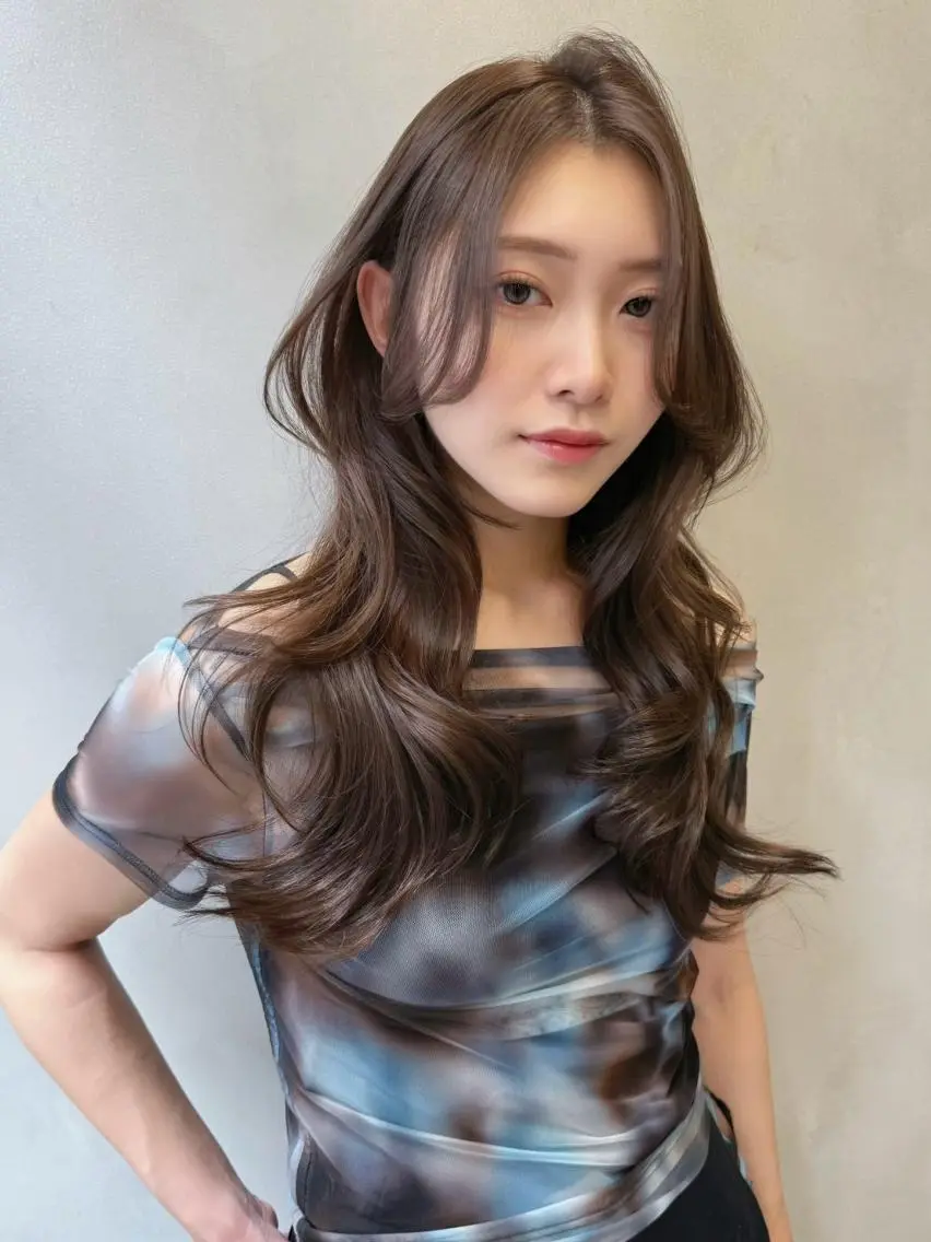 ミディアム ミディアムレイヤー ハッシュカット 韓国風ヘア レイヤーカット 縮毛矯正 カット ヘアカラー 縮毛矯正 GLROW 大宮 ANNEXのヘアスタイル