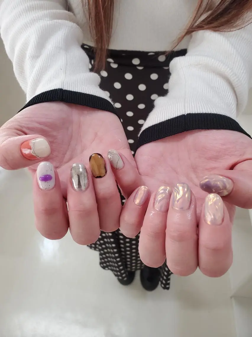 ネイル アートネイル オーロラネイル ジェルネイル ミラーネイル ニュアンスネイル nailstudio eviz新宿店のネイルデザイン