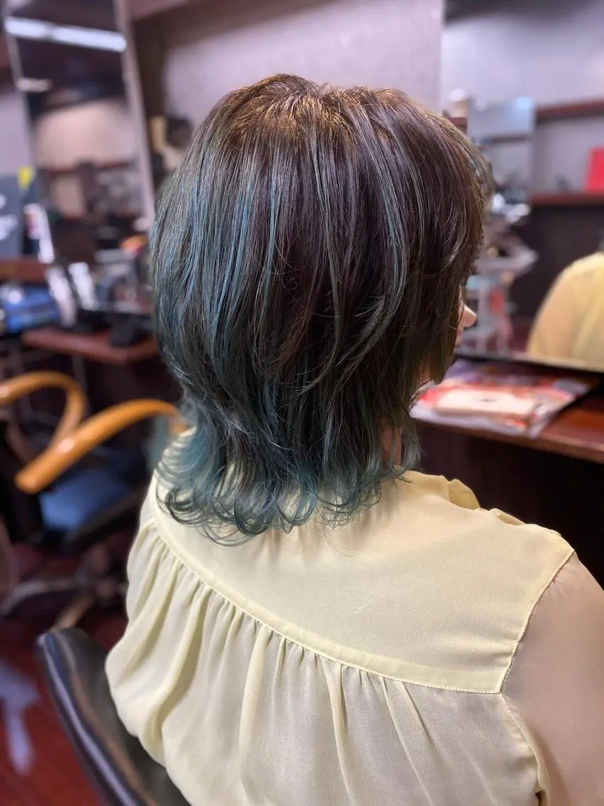 ショート カラー ヘアアレンジ バレイヤージュ ミント ミントグリーン レイヤーカット Luzir⭐︎ GEN⭐︎のヘアスタイル