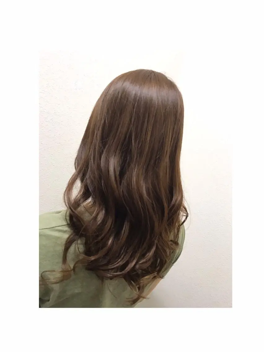 セミロング カラー shi hoのヘアスタイル