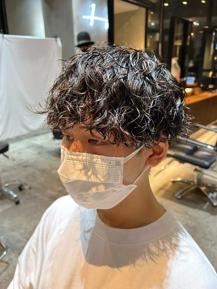 ショート パーマ メンズ カット パーマ トリートメント 波巻きスパイラルパー マ/シャドウパーマ駿のヘアスタイル