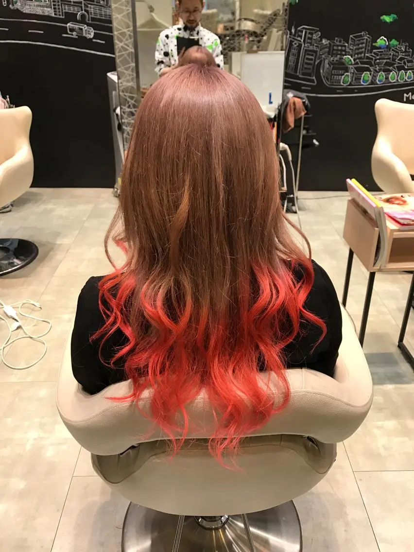ロング カラー ヘアアレンジ レッドカラー 代表 KANZOのエステ・リラクイメージ