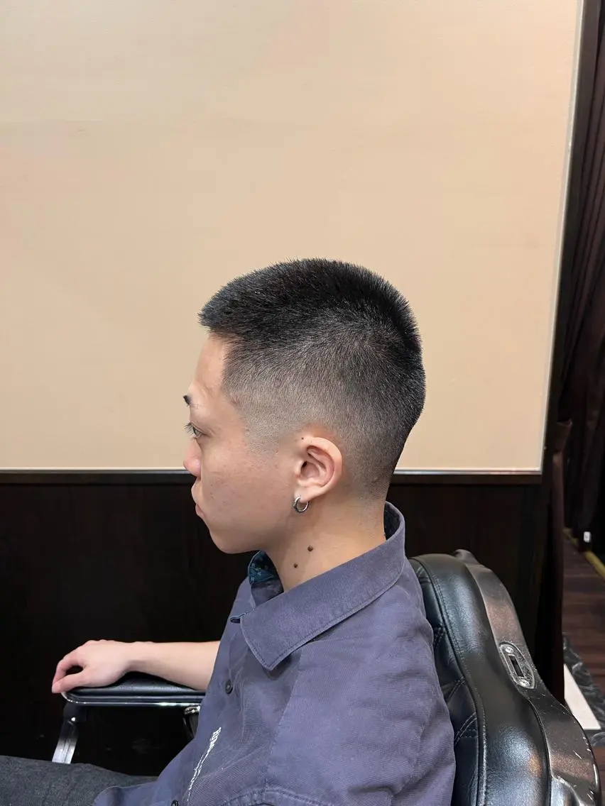 ショート メンズ フェードカット 澤 谷のヘアスタイル