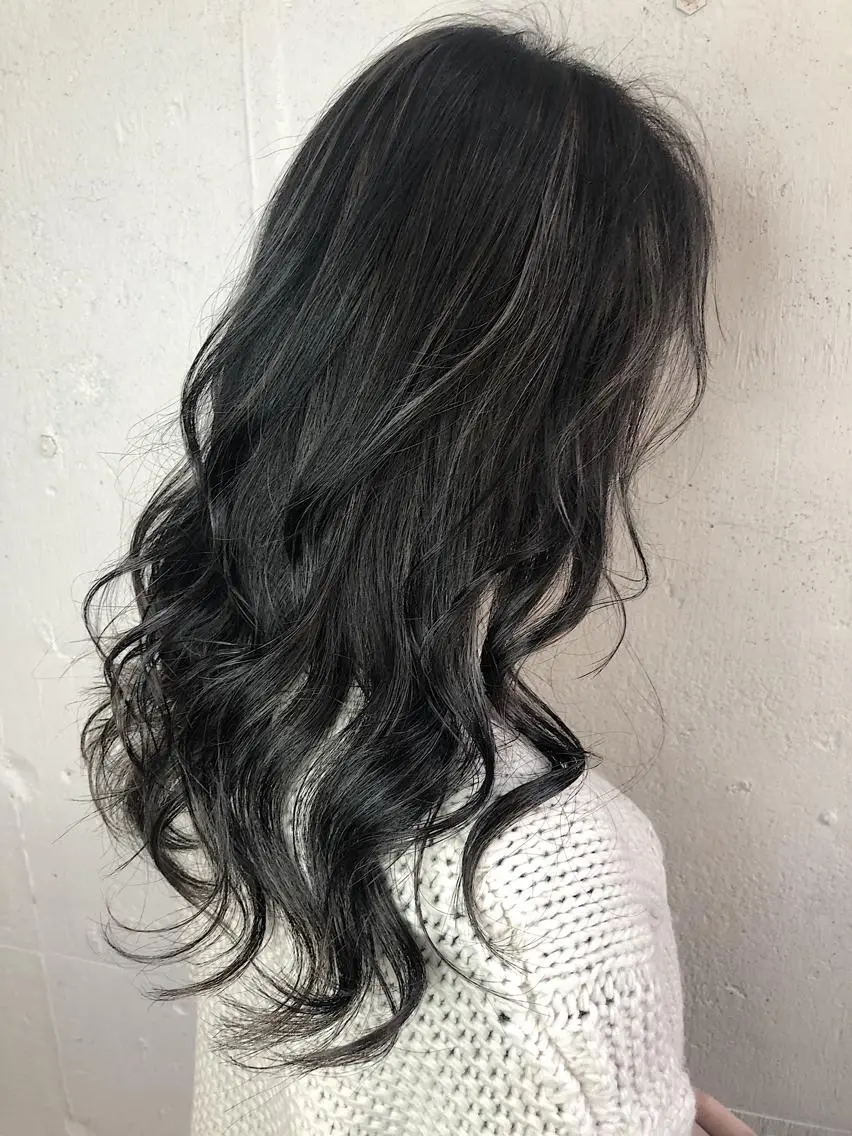 ロング ハイライト フジサキ ケンのヘアスタイル