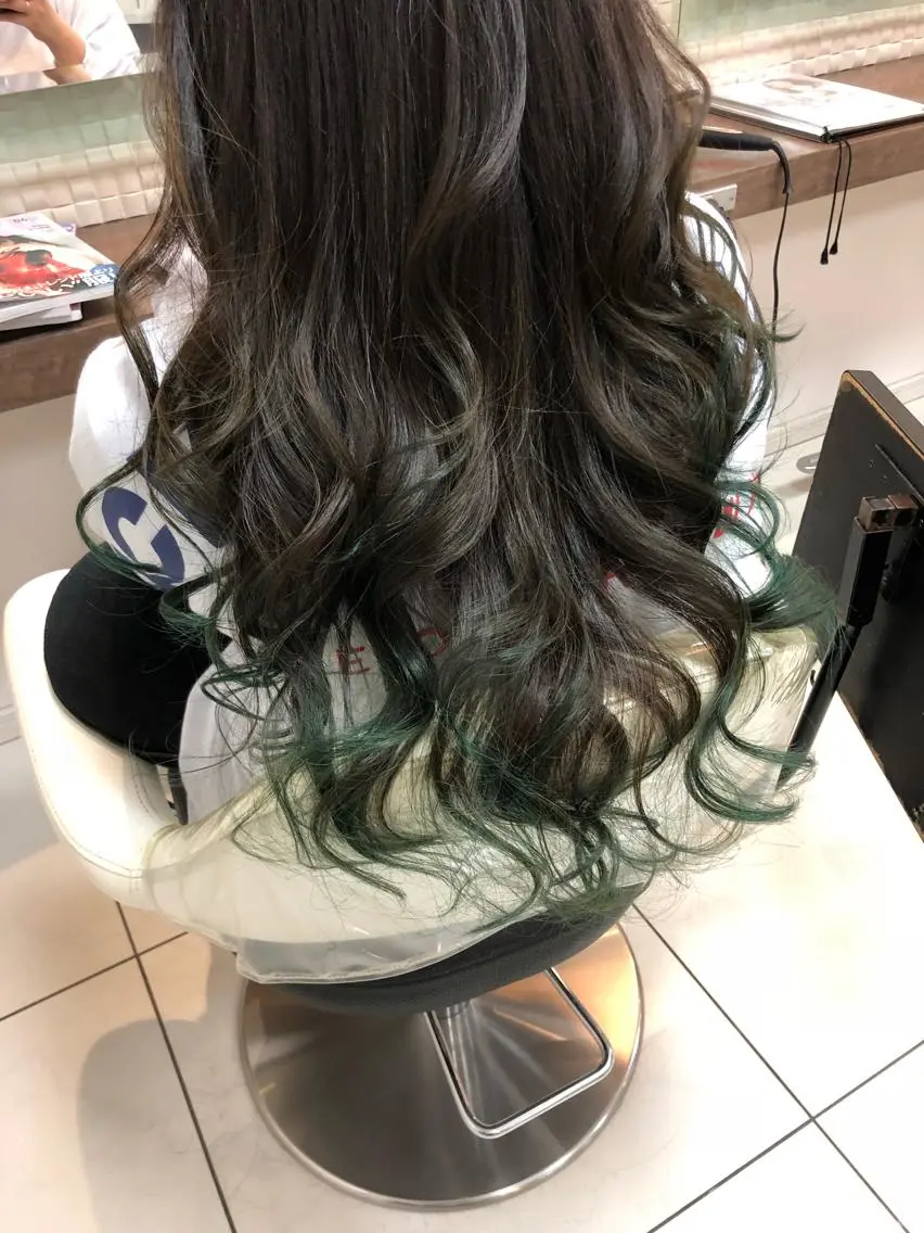 ロング ハイライト カット ヘアカラー パーマ トリートメント 🔥店長 原田🔥 Ash日野店のヘアスタイル