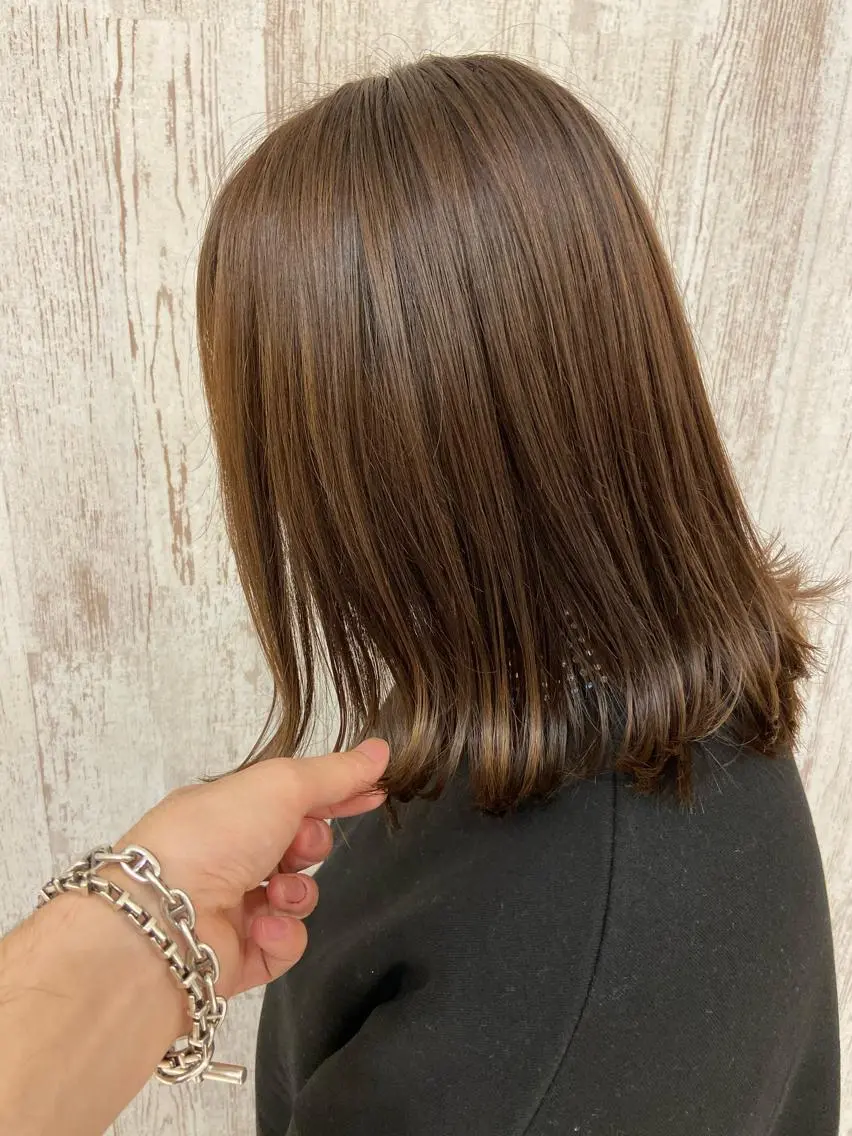 ミディアム アッシュ ヘアカラー トリートメント Oopsレイヤー 加藤澄都のヘアスタイル