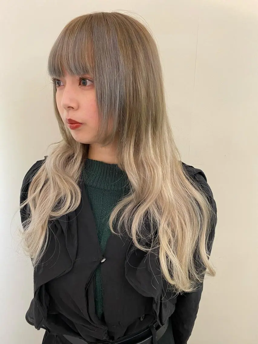 ミディアム カラー ヘアカラー エクステ レイヤーウルフ エクステ磯部のヘアスタイル