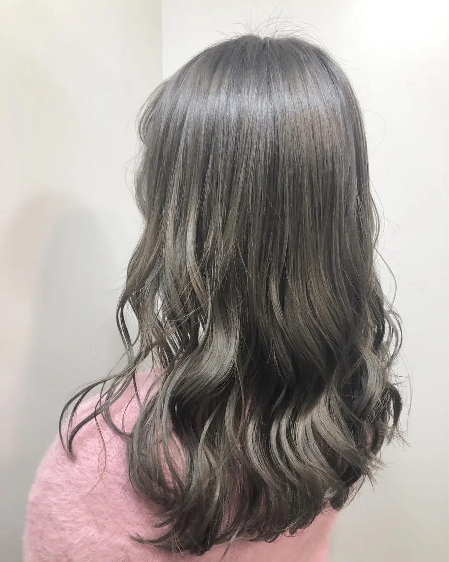 セミロング カラー グレージュ カット ヘアカラー 女性リピ90%🍨 🩷佐藤みずきのヘアスタイル