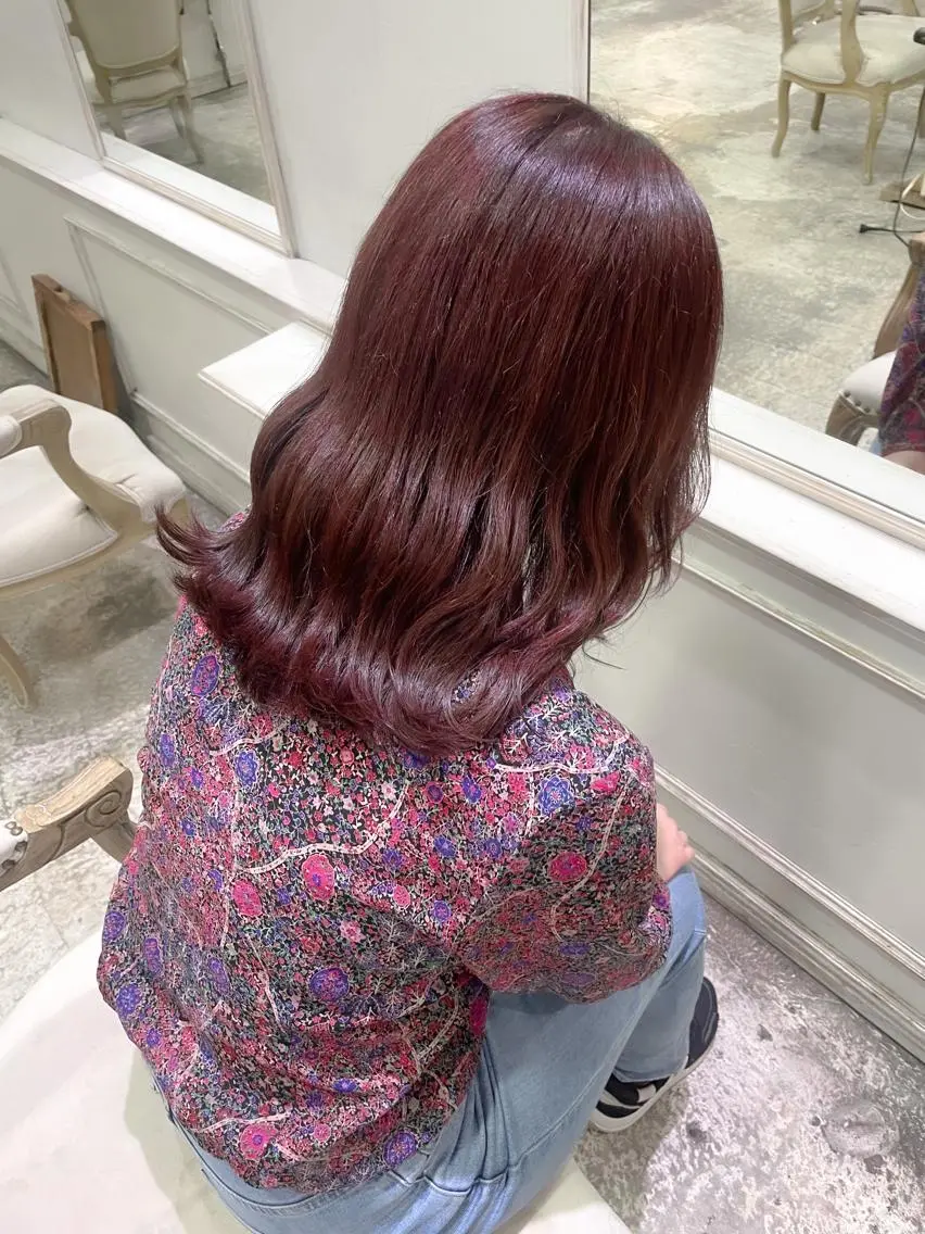 ミディアム カラー 柔らかベージュ 🤎YUKAのヘアスタイル