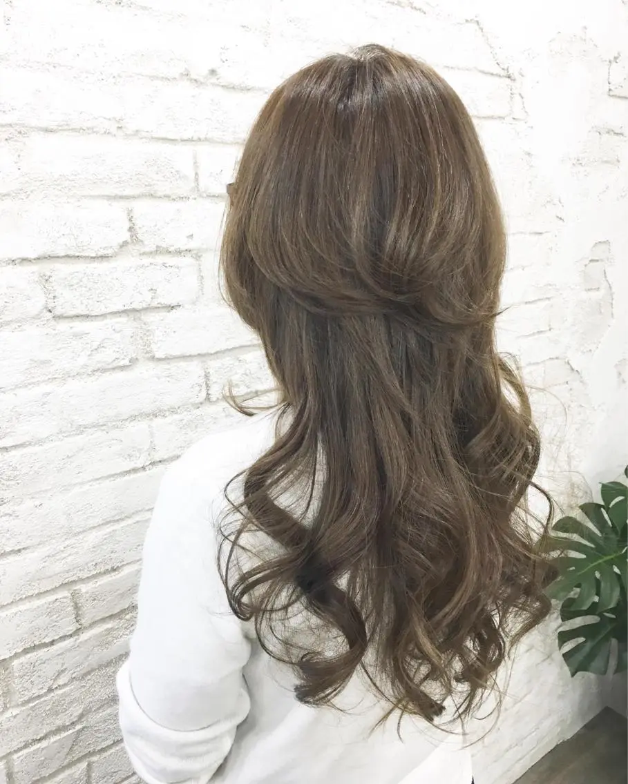 ロング カラー イルミナカラー boutique misakiのヘアスタイル