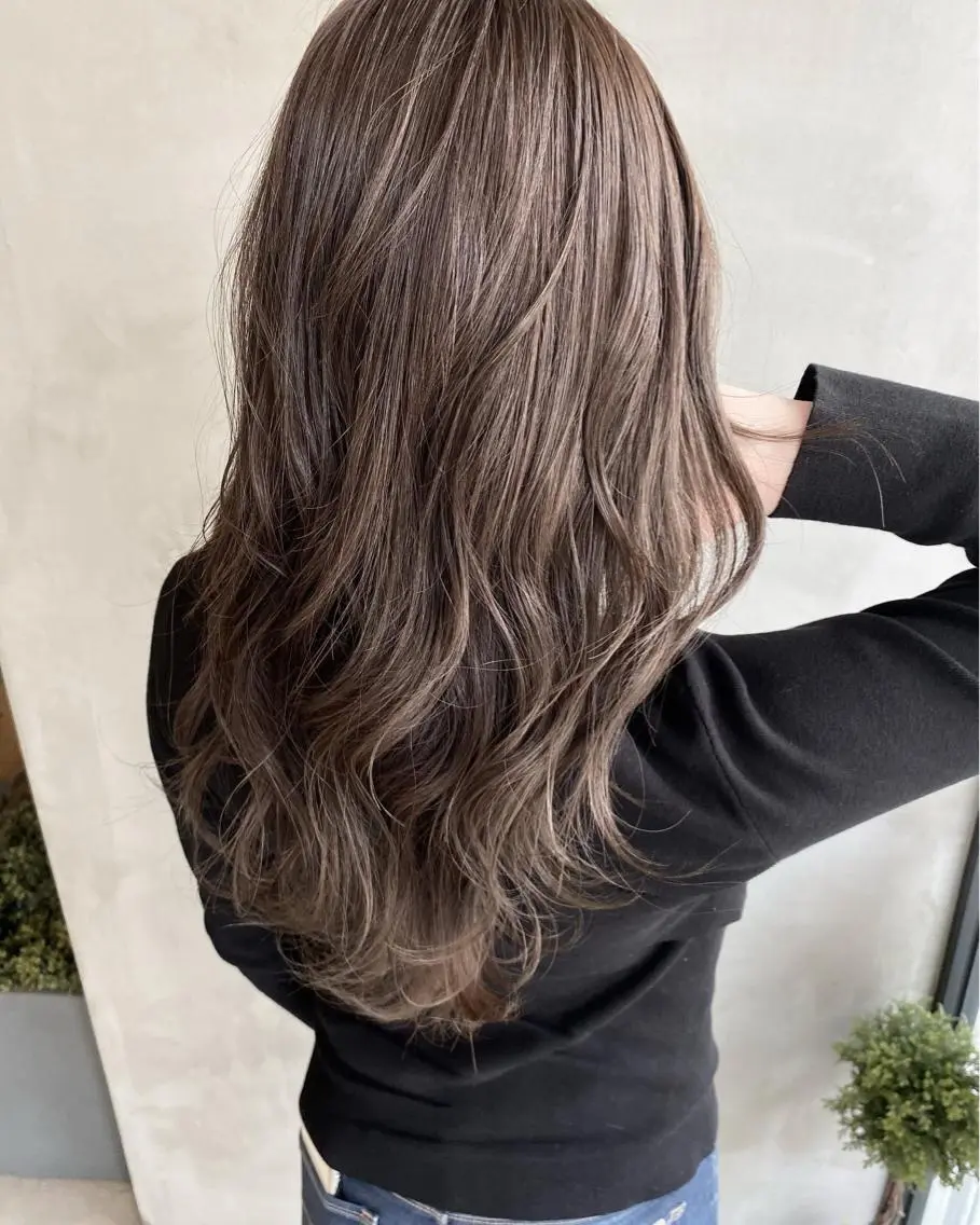 セミロング カラー ヘアアレンジ ネイル マツエク・マツパ ブリーチ 透明感カラー ハイライトカラー ブリーチなしカラー 外国人風カラー 夜23時まで予約🉑 reverieあきらのヘアスタイル