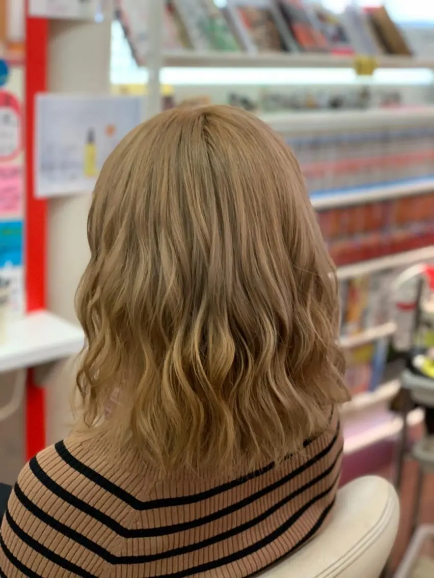 ミディアム ヘアカラー たけい ゆうきのヘアスタイル