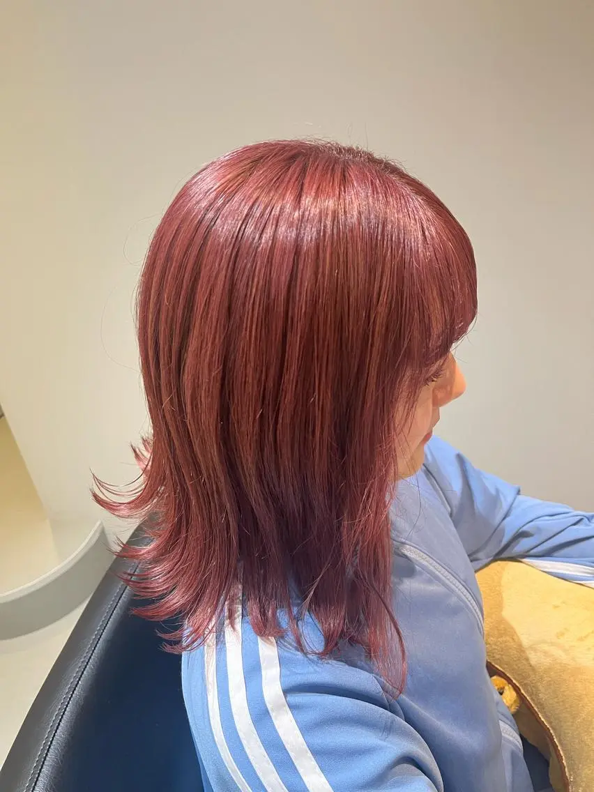 セミロング カラー ブリーチ ピンクカラー カット ヘアカラー トリートメント 三好 菜月のヘアスタイル