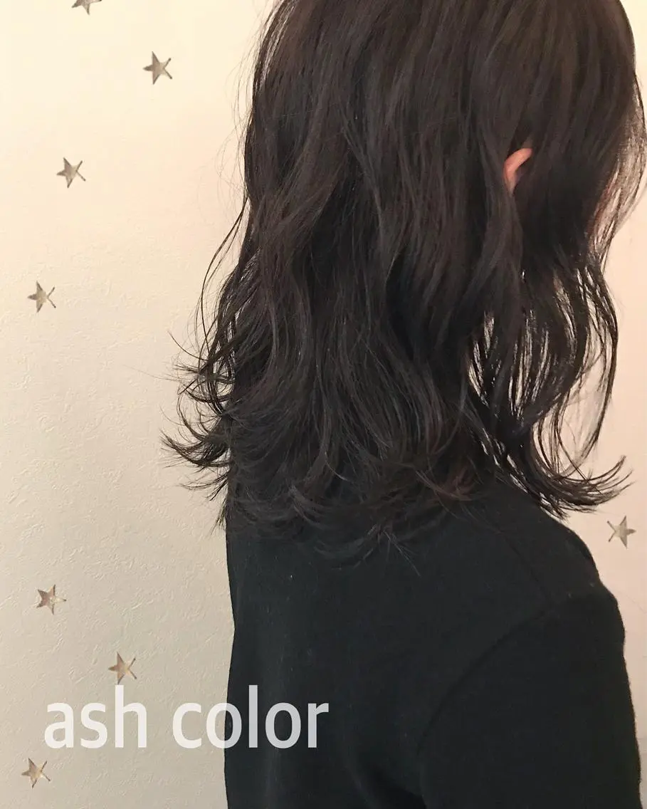 ミディアム カラー 市川 千夏のヘアスタイル