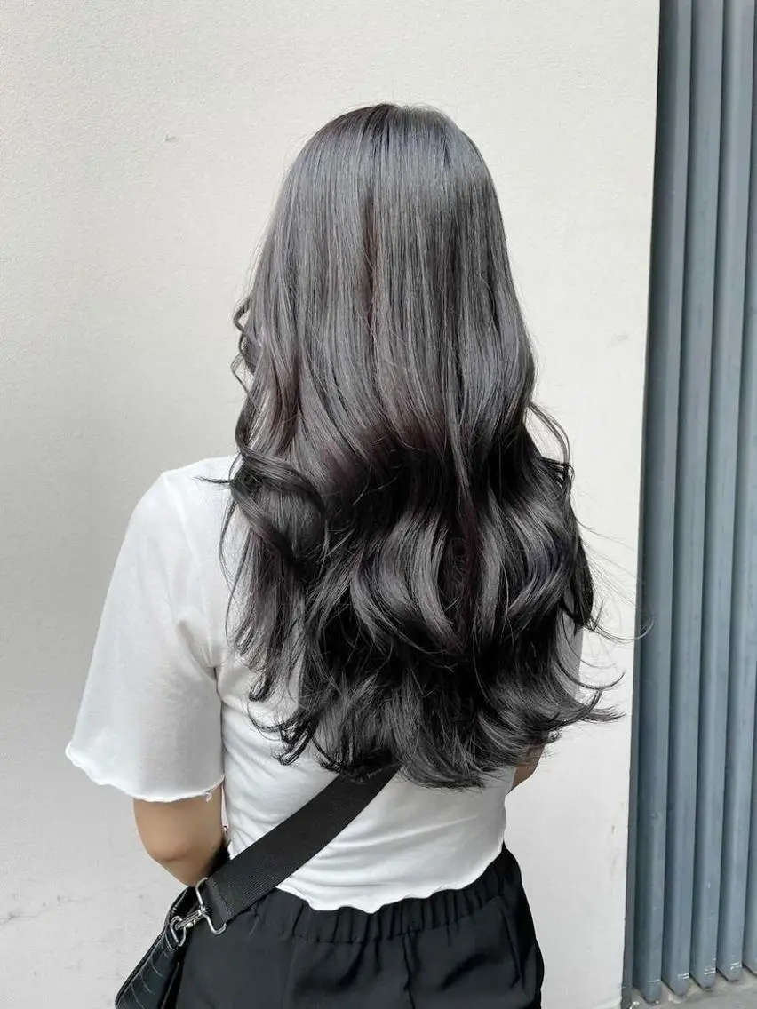 ロング カラー ダークグレー グレージュ ヨシンモリ カット ヘアカラー トリートメント ボブ/縮毛矯正/ レイヤー/塚田のヘアスタイル