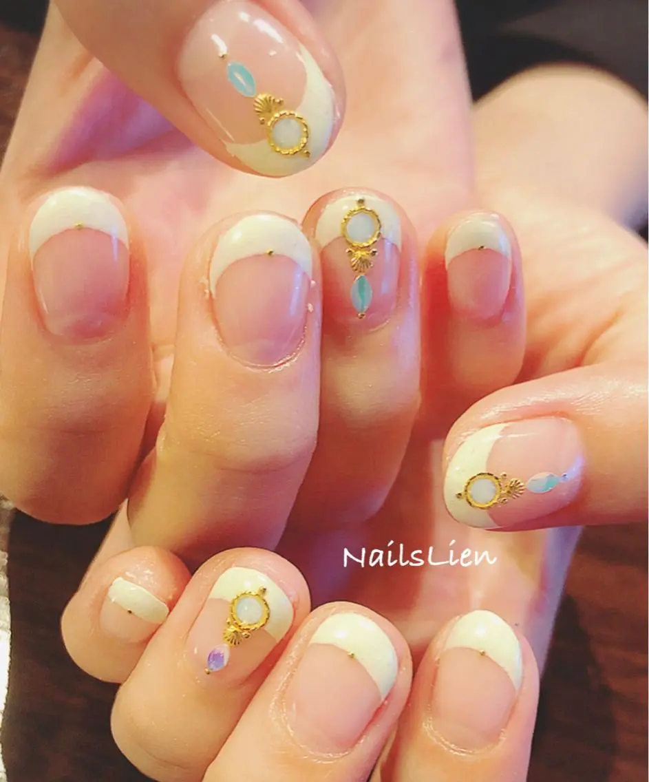 ネイル フレンチネイル 夏ネイル studio e n / RiNのネイルデザイン