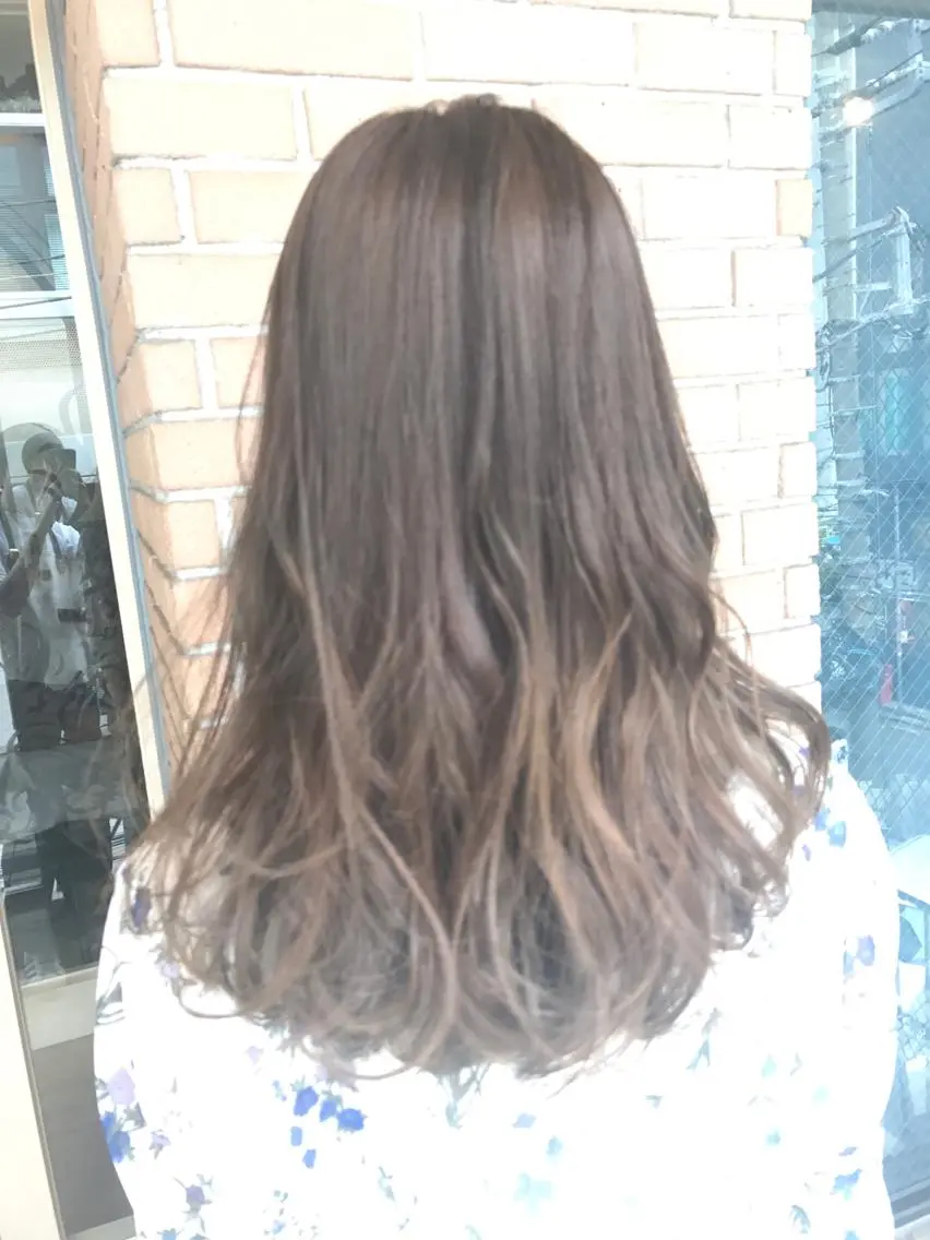 セミロング カラー パーマ ヘアアレンジ メンズ キッズ ネイル マツエク・マツパ アッシュ アッシュグレー サロンドミルク 原宿のヘアスタイル