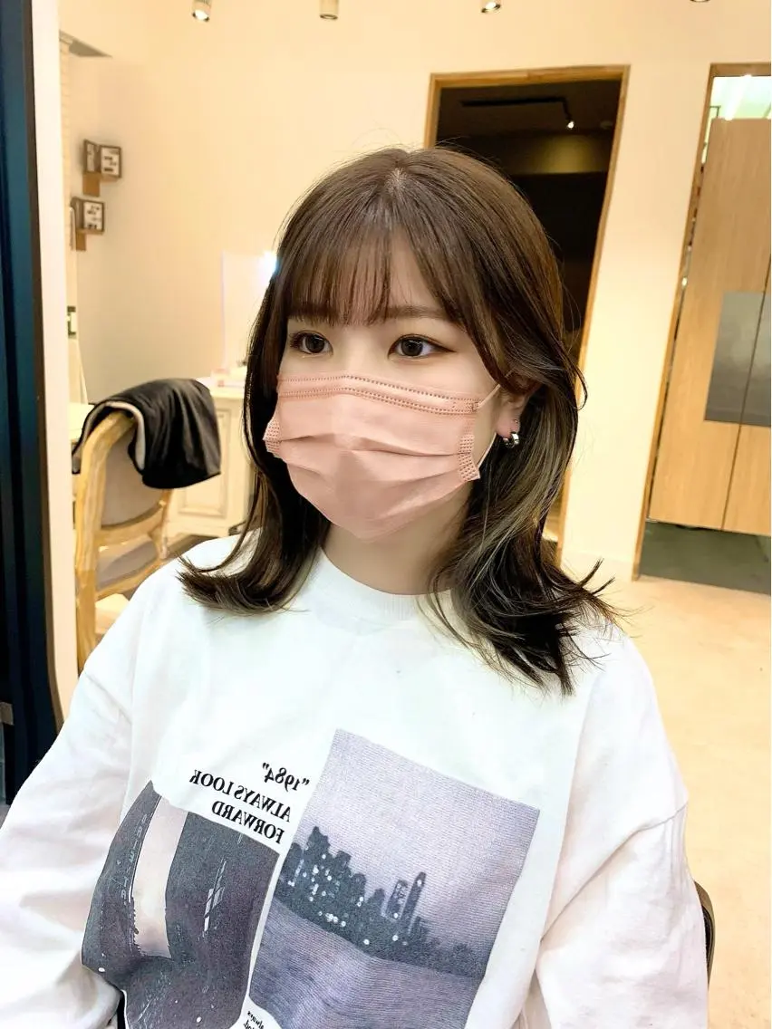 ミディアム カラー パーマ ヘアアレンジ メンズ キッズ ネイル マツエク・マツパ アイブロウ 似合せレイヤー/ 柔らか透明感カラーのヘアスタイル