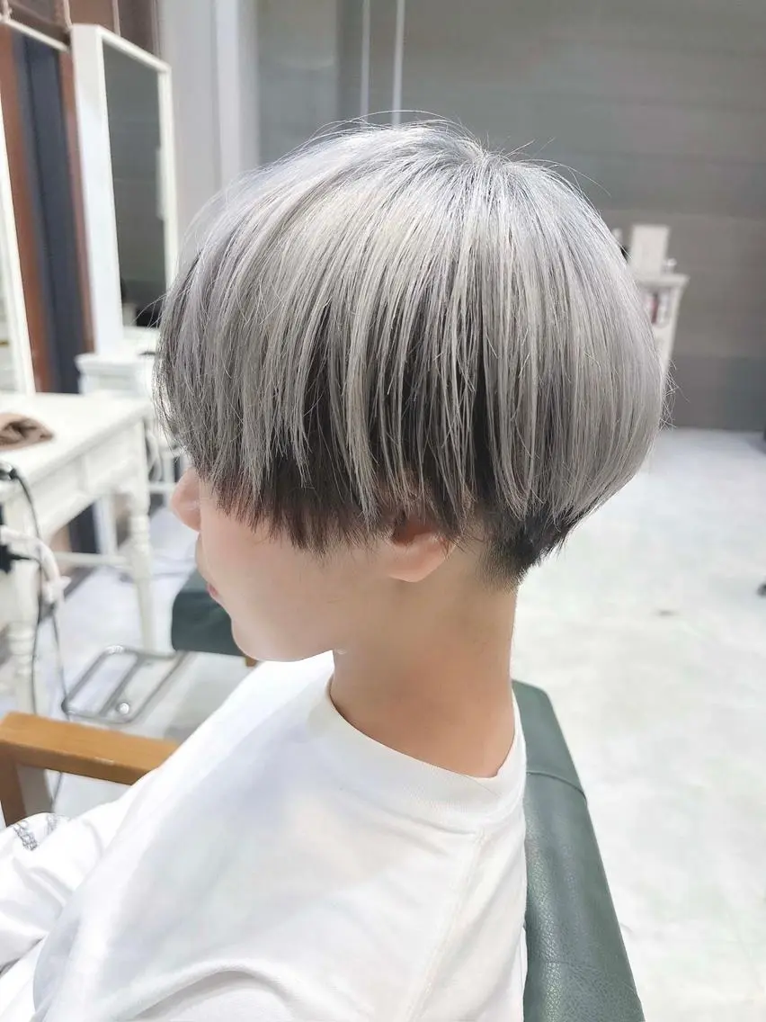 カラー メンズ メンズブリーチ メンズハイトーン メンズインナーカラー マッシュ 黒髪 DAYS Men’sのヘアスタイル