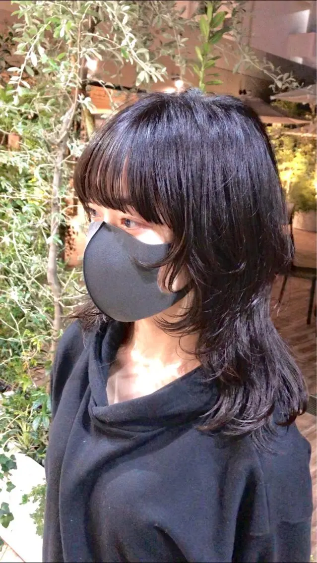 ミディアム カラー 顔周りカット ウルフカット クドウレイ fifth神南のヘアスタイル