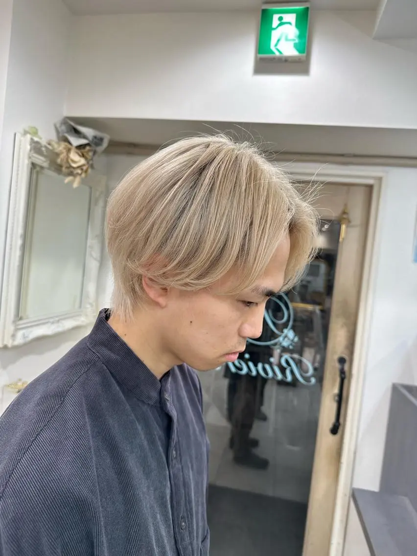ショート ネイル ホワイト ミルクティーベージュ /三村克彦のヘアスタイル