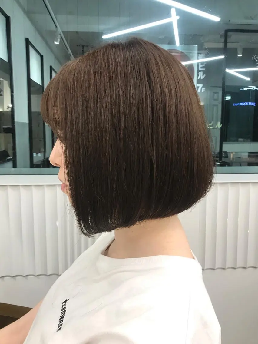 ミディアム ボブ カット ヘアカラー トリートメント 色気レイヤー& ショートはお任せ🌟のヘアスタイル