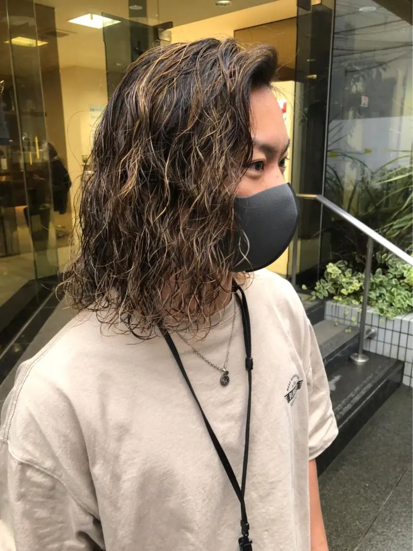 ミディアム ミディアムパーマ ブリーチ指名No.1 Daikiのヘアスタイル