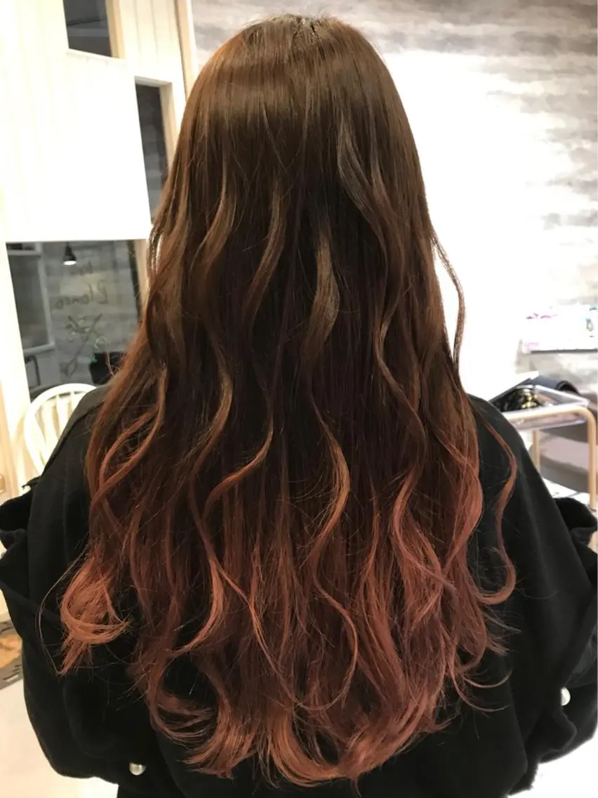 ロング カラー グラデーションカラー ピンクカラー Blanco Color&Careのヘアスタイル