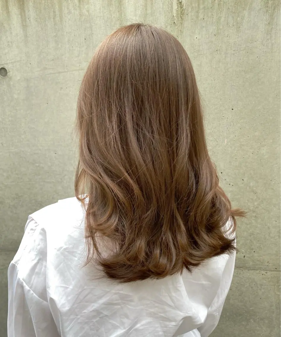 ミディアム カラー カット ヘアカラー トリートメント レイヤーカット /透明感カラー西田のヘアスタイル