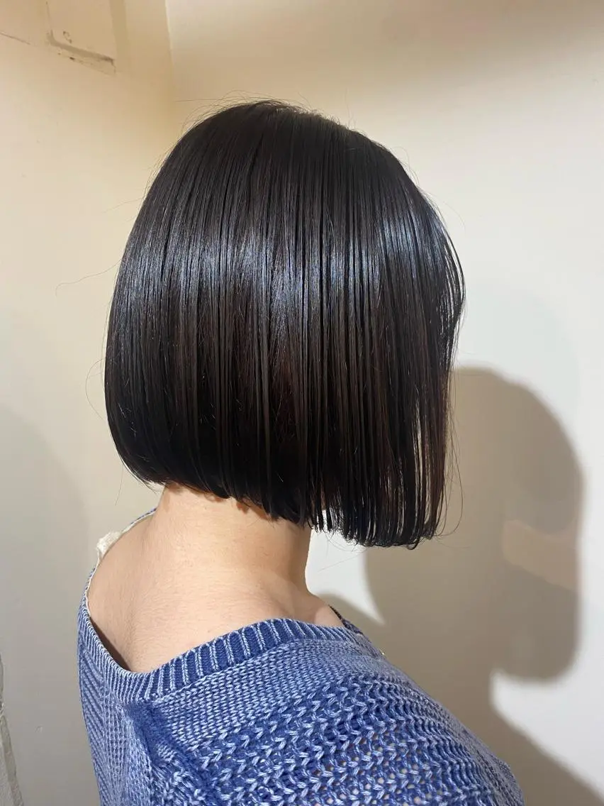 ショート カラー 前下がりボブ ブラウンカラー ショコラブラウン ボブ COLO✨️ 白川綺香のヘアスタイル