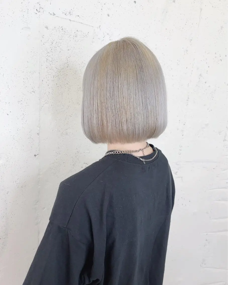 ショート カラー 透明感ハイトーン🦄 キラ🌈のヘアスタイル