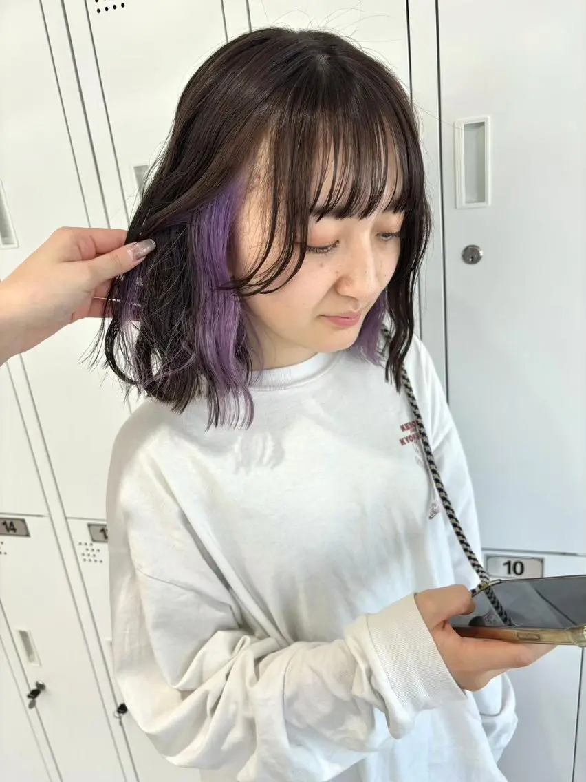 ミディアム カラー パーマ 艶髪ハイトーン✨ 🩷AMI🩷のヘアスタイル