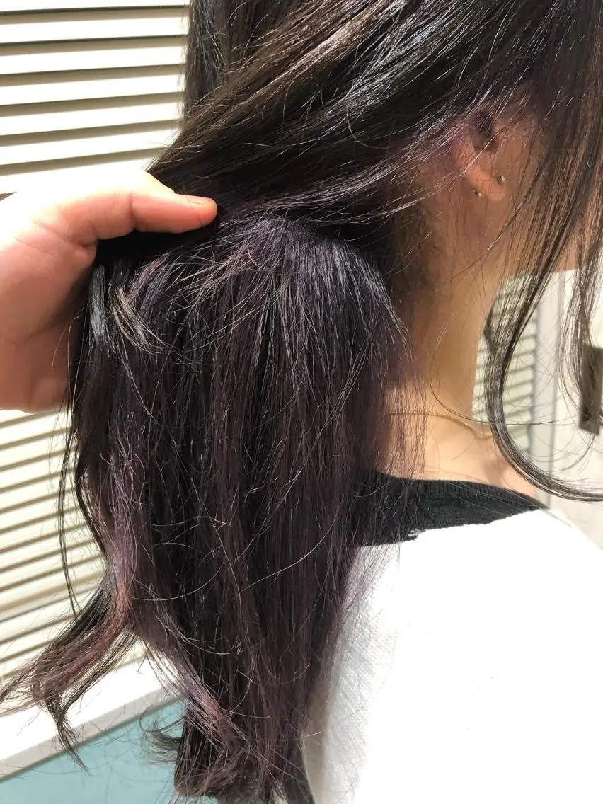 カラー 伊東 彩花のヘアスタイル