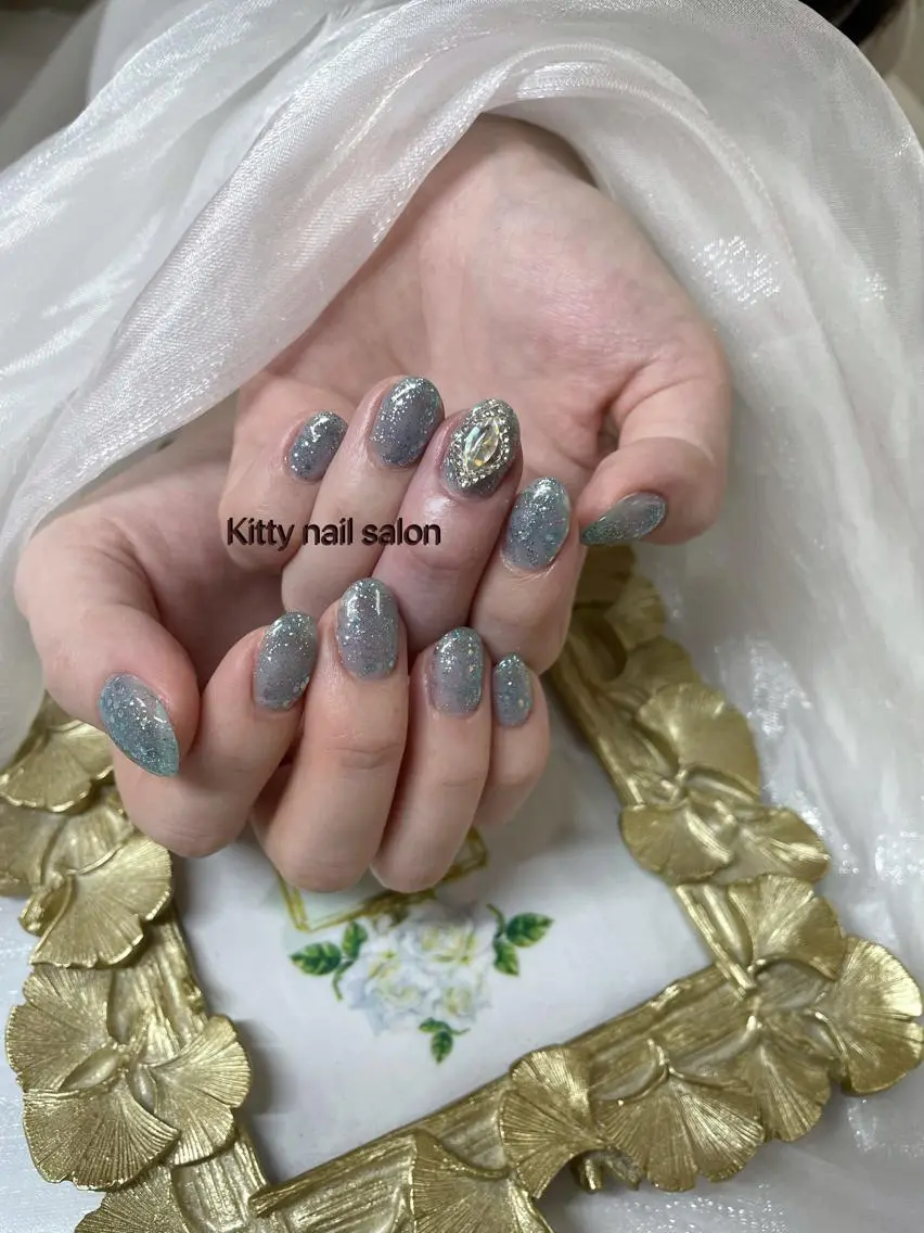 ネイル ストーンネイル kitty nail salonのネイルデザイン
