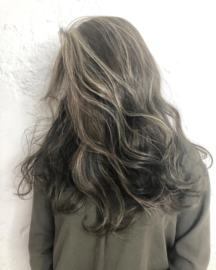 ロング カラー ベージュカラー グレージュ ハイライトカラー シルバー ハイライト カット ヘアカラー トリートメント ヘッドスパ 顔まわりレイヤー× 韓国ヘアオタベシンヤのヘアスタイル