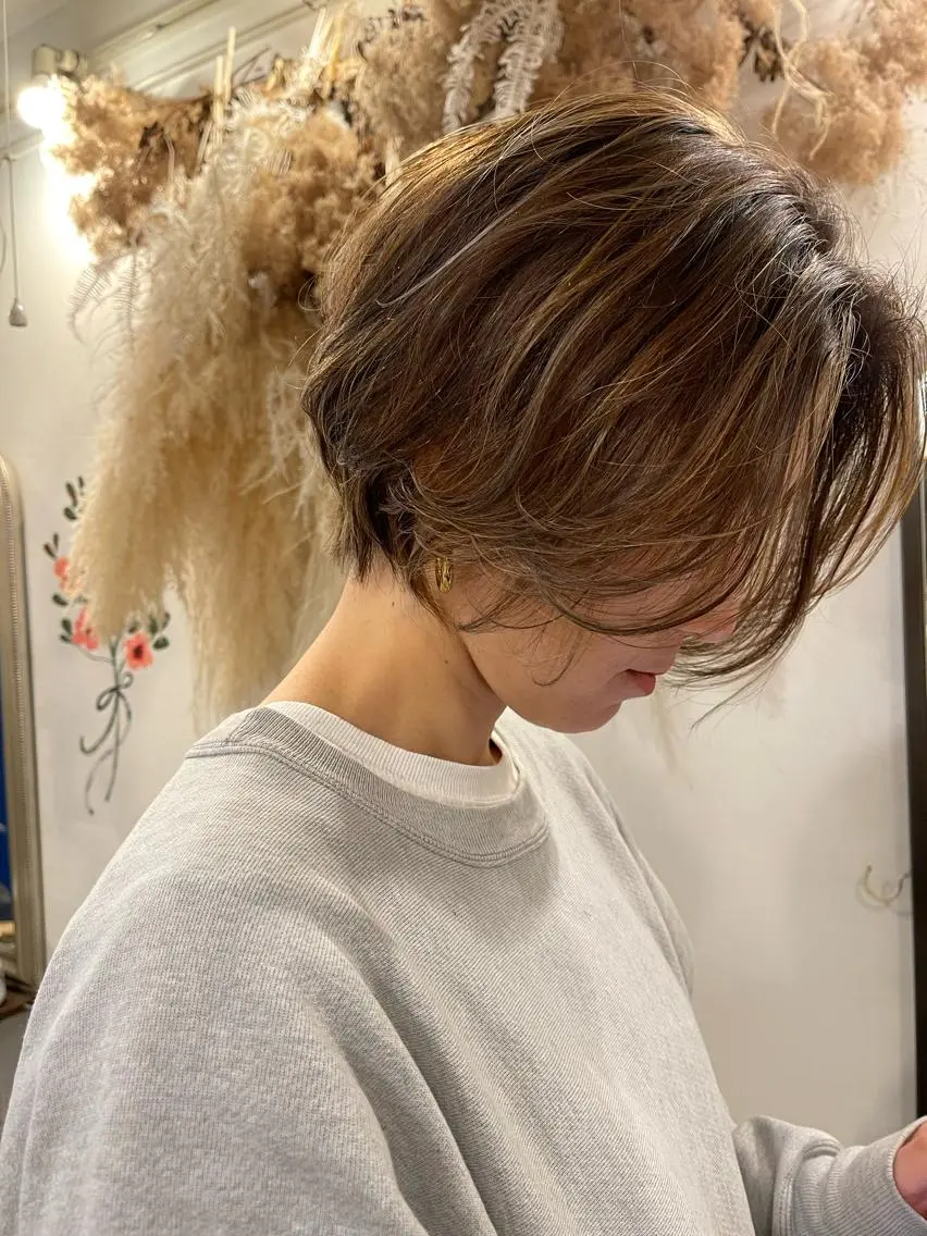 ショート レザーカット/ ミニボブ/しおりのヘアスタイル