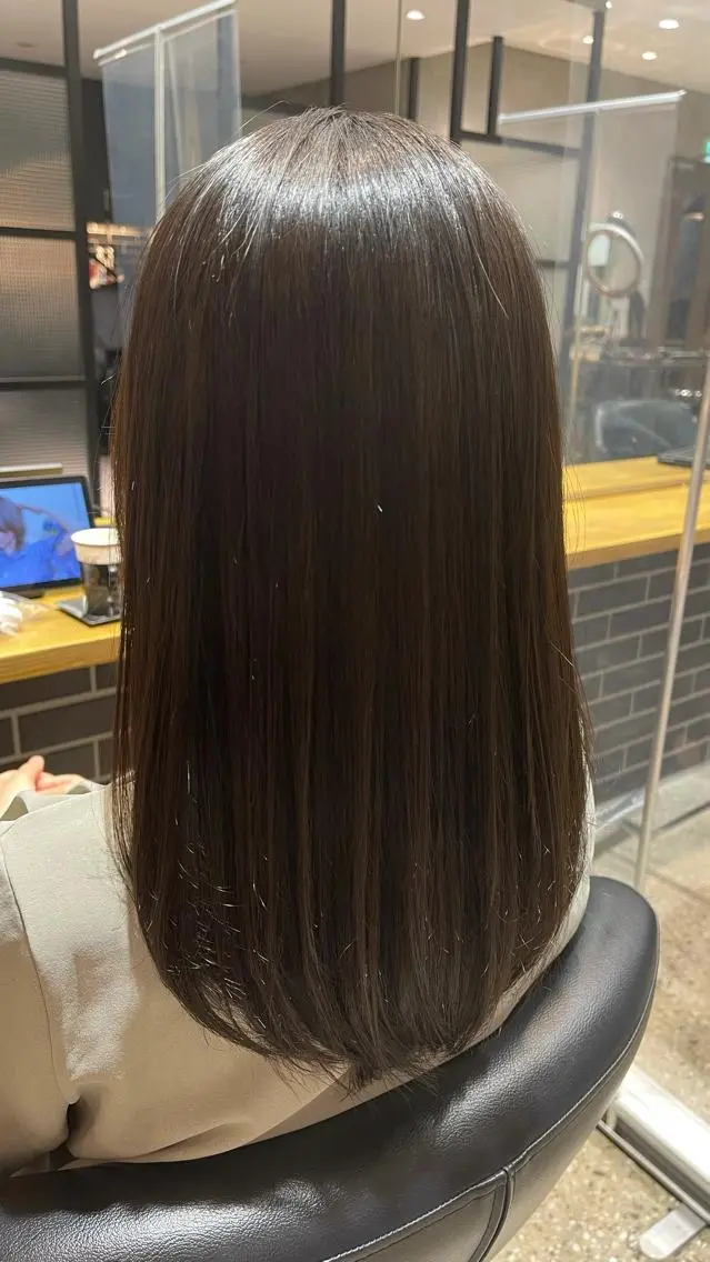 セミロング カラー グレージュ 髪質改善 WISTERIA P LUS1 ikumiのヘアスタイル