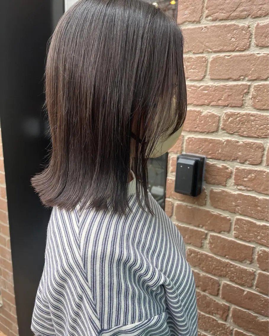 セミロング カラー パーマ ヘアアレンジ メンズ キッズ ネイル マツエク・マツパ アイブロウ メンズパーマ セミロングパーマ ブラウンカラー ケアカラー 透明感カラー 久木原 ゆりのヘアスタイル