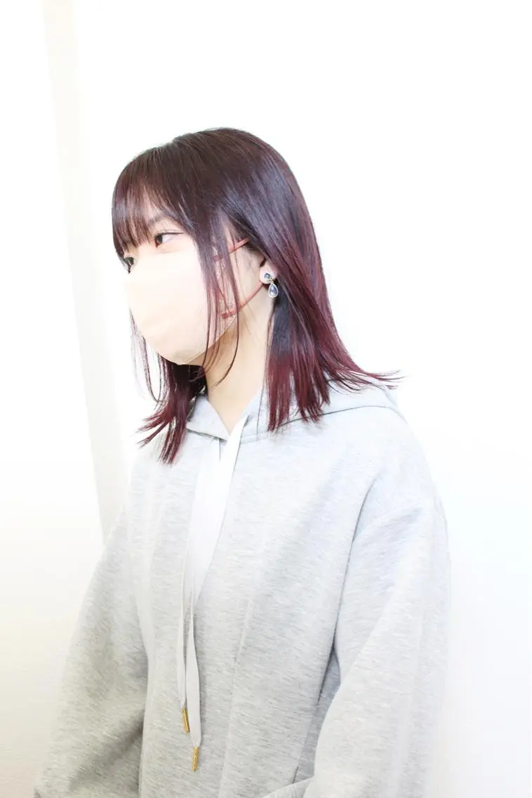 ミディアム ピンクブラウン レイヤーカット ヘアカラー 土居 正季のヘアスタイル