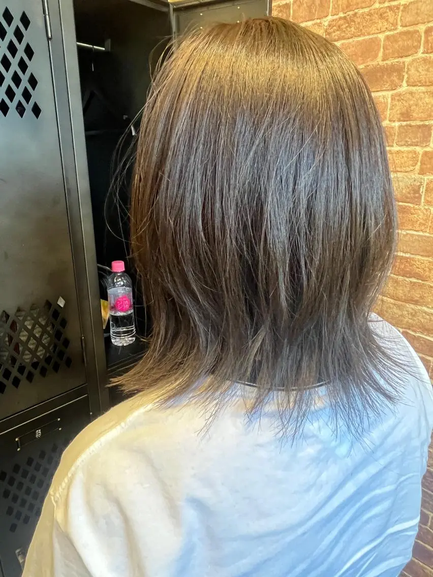セミロング カラー パーマ ヘアアレンジ メンズ キッズ ネイル マツエク・マツパ アイブロウ メンズブリーチ メンズハイライト メンズインナーカラー メンズ韓国風 ブリーチ 久木原 ゆりのヘアスタイル