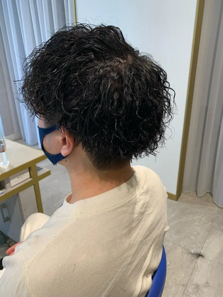 ショート パーマ ヘアアレンジ メンズ メンズパーマ ツイストスパイラルパーマ 波巻きパーマ スパイラルパーマ メンズパーマ職人 加藤 弘貴のヘアスタイル