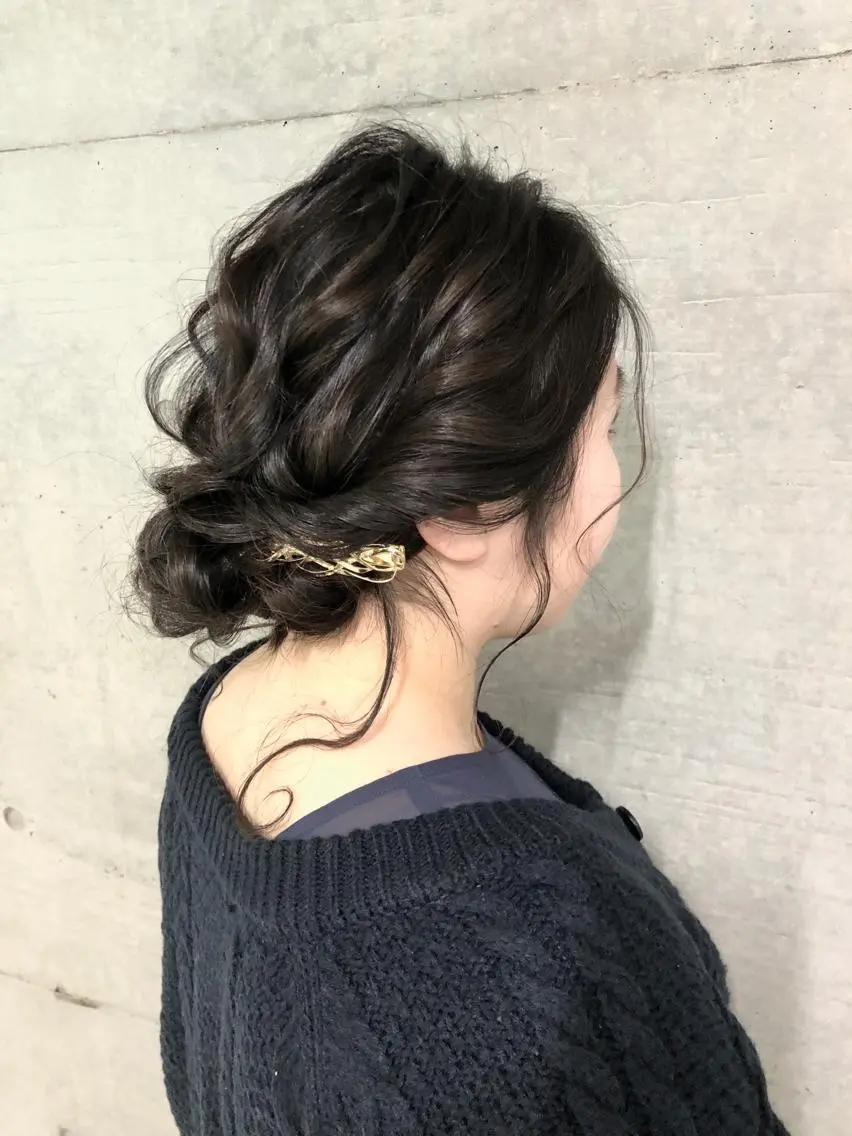 セミロング ヘアアレンジ 結婚式・ブライダル 卒業式のヘアスタイル ヘアセット 卒業式お呼ばれ🕊️ ヘアセット✴︎ミキのヘアスタイル