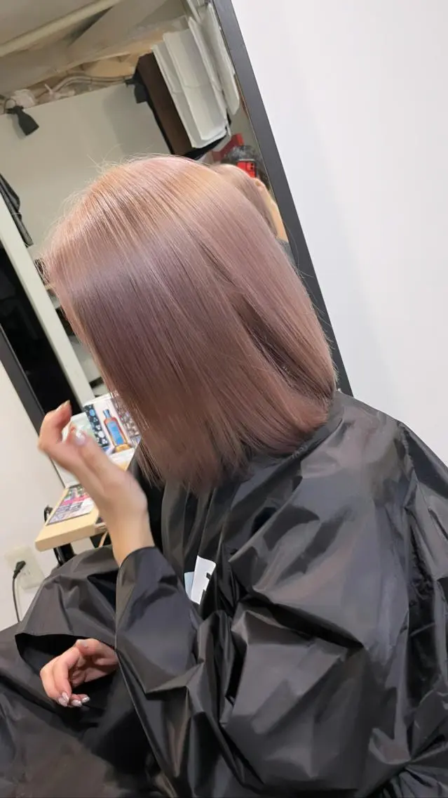 ミディアム カラー ラベンダーカラー カット ヘアカラー トリートメント ヘアセット 難波ブリーチカラー 伊藤洋輝のヘアスタイル