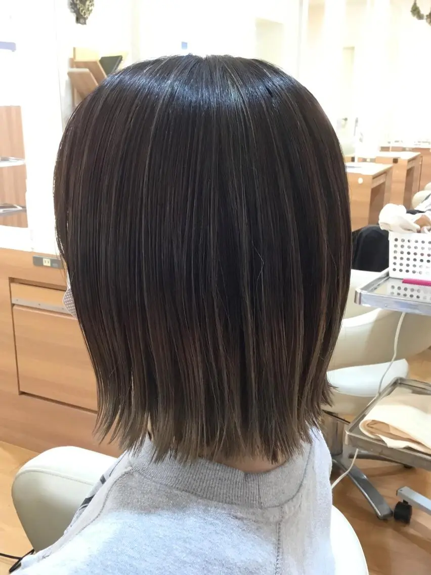 ミディアム 切りっぱなしボブ ボブ 伸ばしかけ カット ヘアカラー ボブ/透明感カラー 🤍永田真穂のヘアスタイル