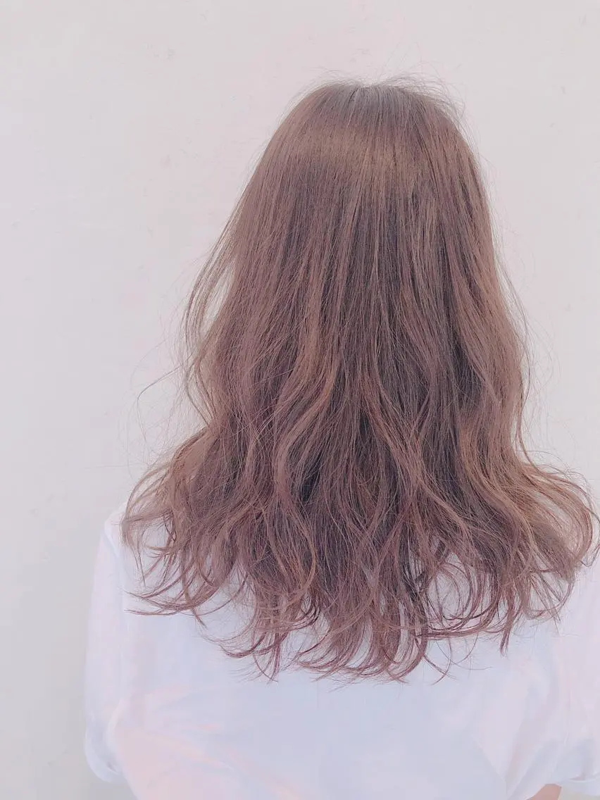 セミロング カラー 伊藤 さやかのヘアスタイル