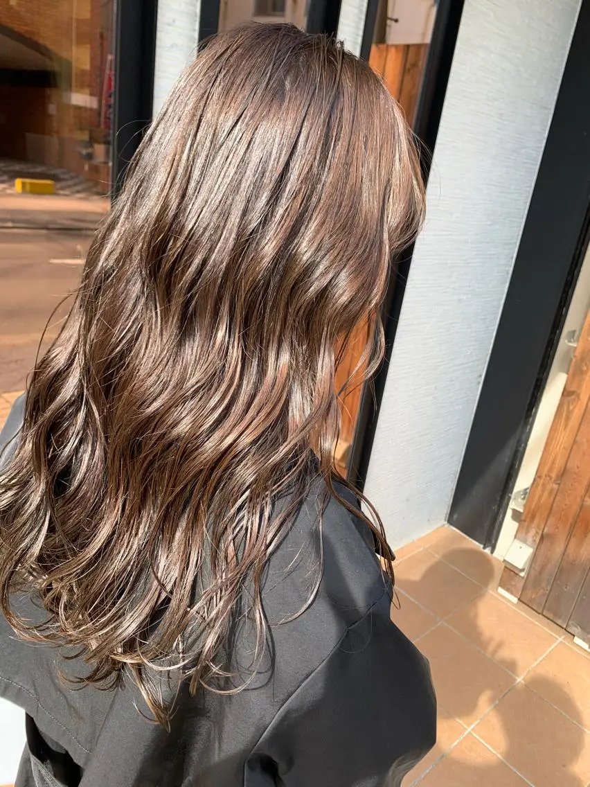 セミロング カラー ブラウンカラー グレージュ yoshi （髙橋）のヘアスタイル